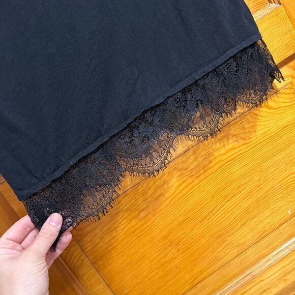 J. Crew Black Tee Shirt Lace Hem Women’s US Extra Small - Picture 4 of 4